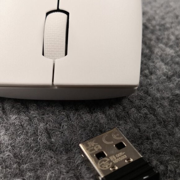 Lenovo 300 Wireless Compact Mouse (Arctic Grey) with battery - Picture 3 of 7